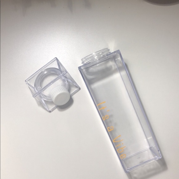 BOXED BOTTLE - Picture 2 of 2